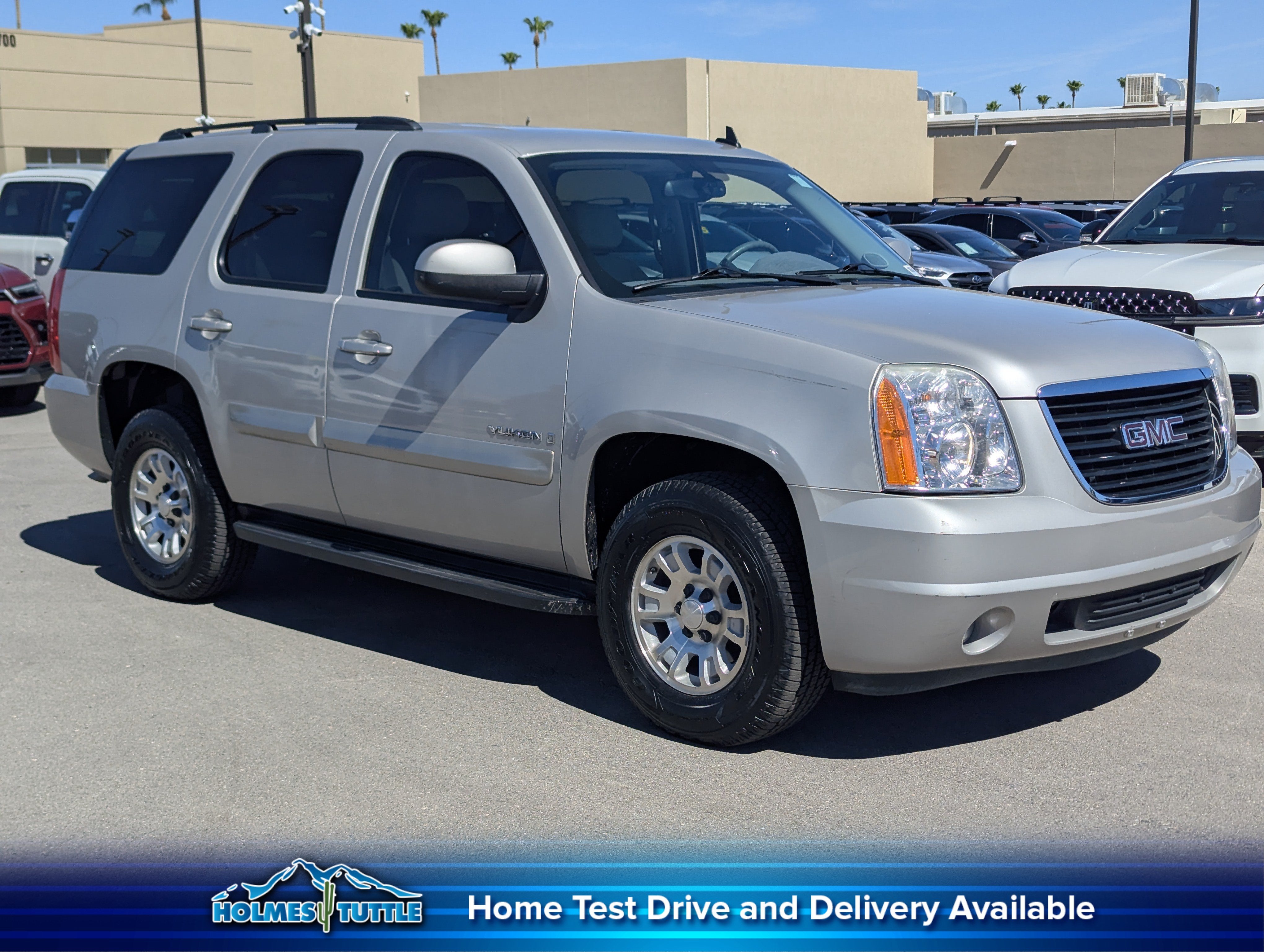2008 GMC Yukon SLE w/3SA in Silver Birch Metallic — front three-quarter view